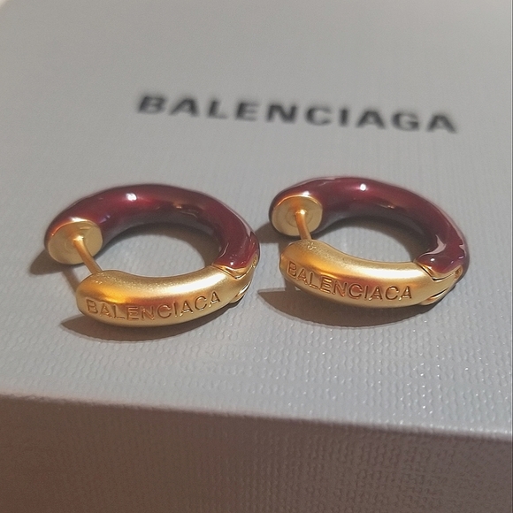 NEW BALENCIAGA LOGO Enameled Frosted Gold Loop Earrings - Picture 5 of 6